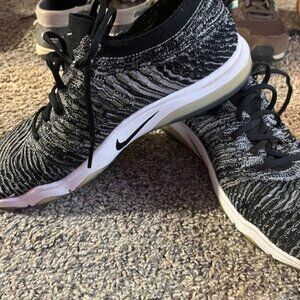 Womens Nike Air Zoom Fearless Flyknit